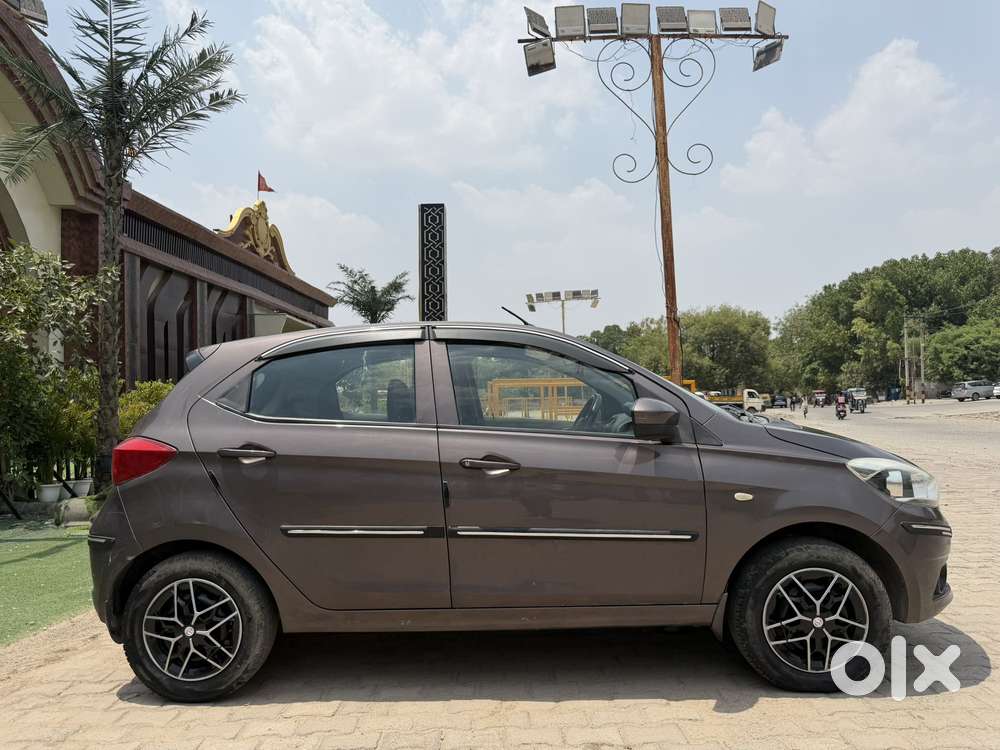 Tata Tiago 1.2 Revotron Xt (o), 2017, Petrol