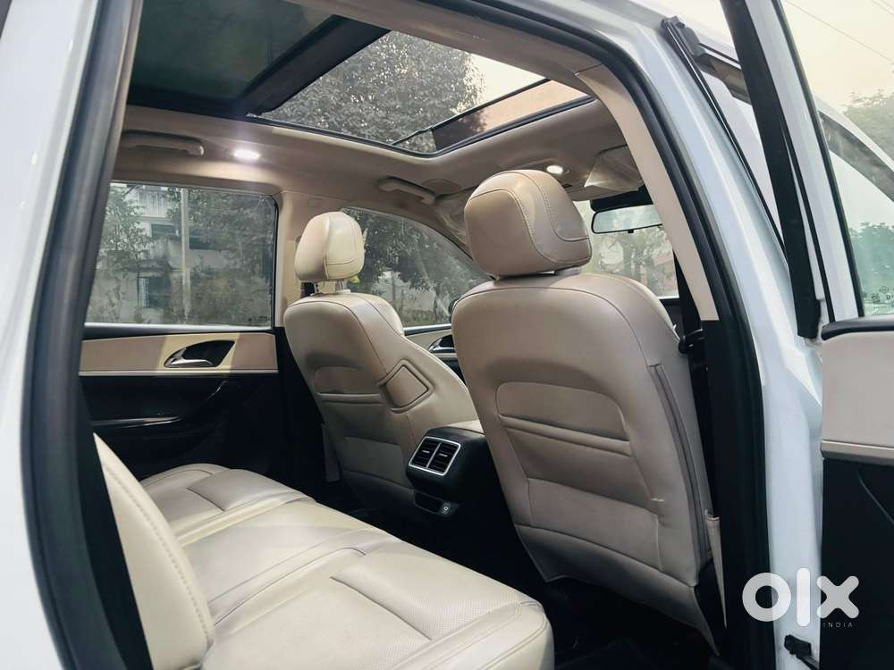 Mahindra Xuv700 Ax7l 6 Str At, 2023, Diesel