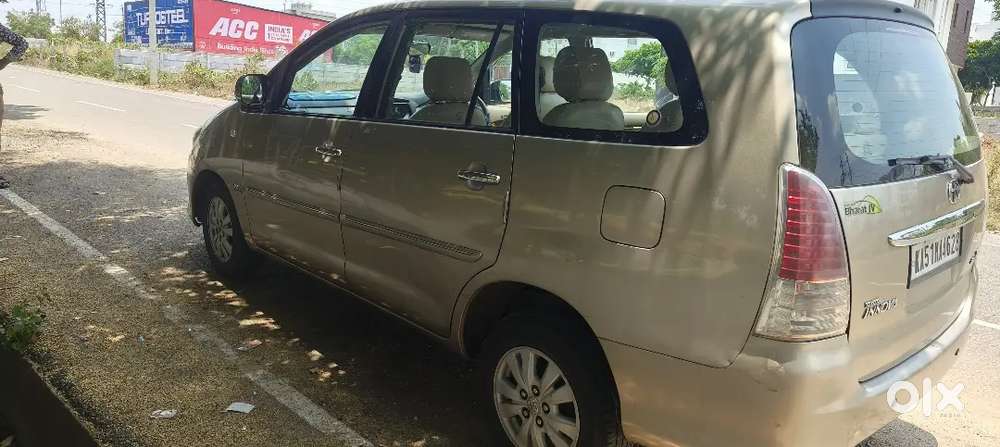 Toyota Innova 2010