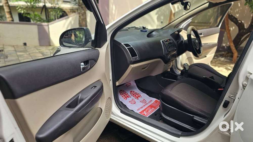Hyundai I20 Sportz At 1.4, 2014, Diesel