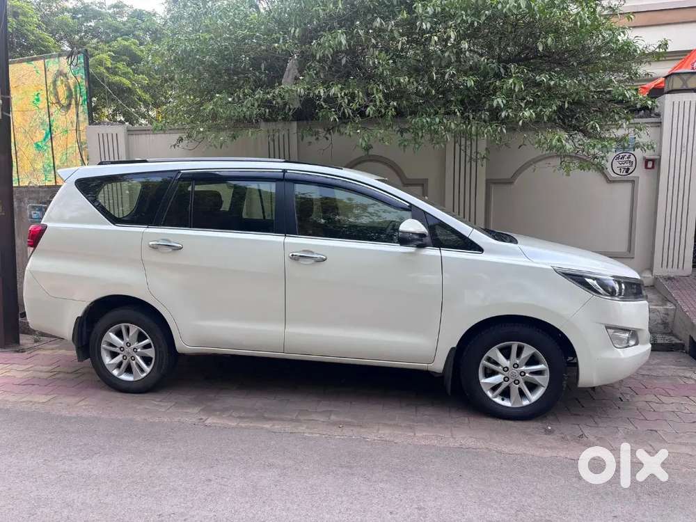 Innova Crysta 2.4 V Model 2020