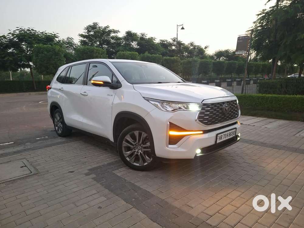 Toyota Innova Hycross 2.0 Zx (o) Hybrid 7 Str, 2024, Petrol