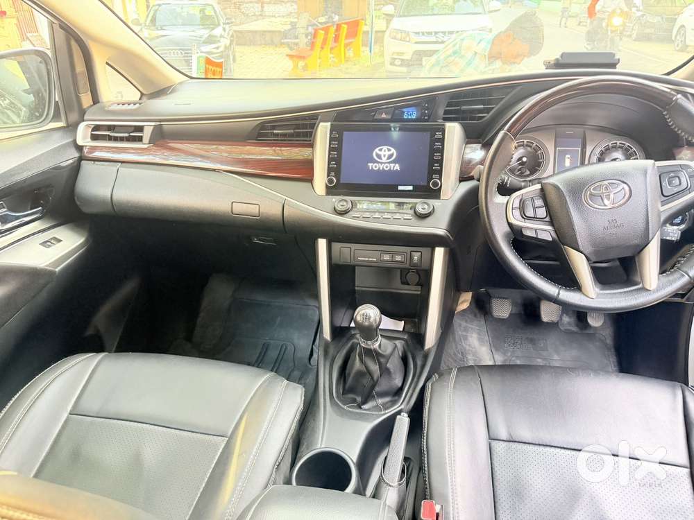 Toyota Innova Crysta 2.4 V 7 Str, 2022, Petrol