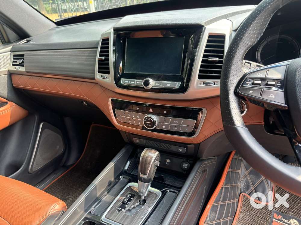 Mahindra Alturas G4 4wd At, 2019, Diesel