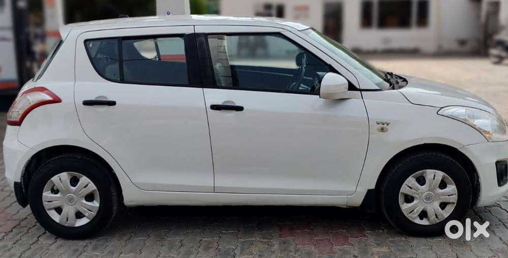 Maruti Suzuki Swift Lxi Optional-o, 2017, Petrol