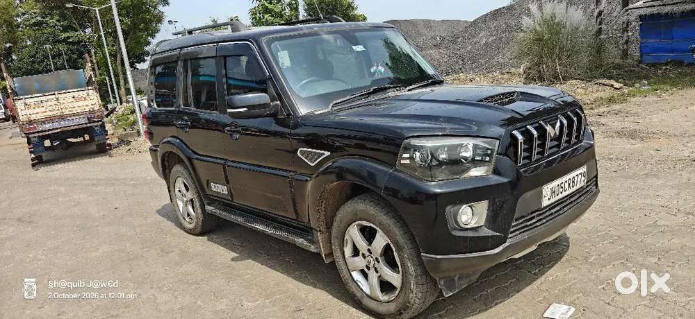 Mahindra Scorpio S11