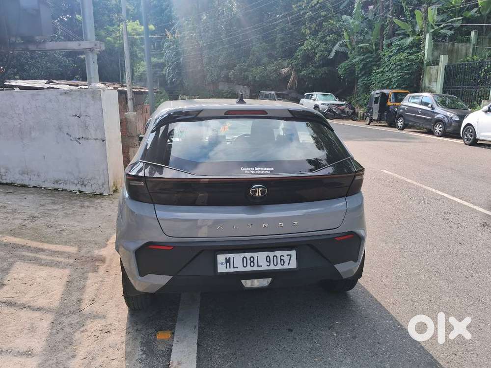 Tata Altroz Pure S Amt 2025