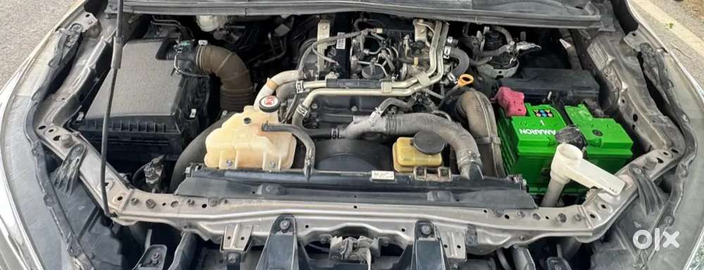 Toyota Innova Crysta 2.4 V