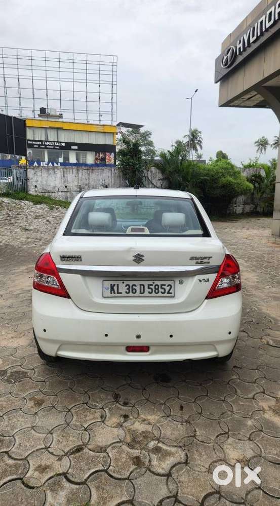 Maruti Suzuki Swift Dzire 1.2 Vxi Bsiv, 2014, Petrol