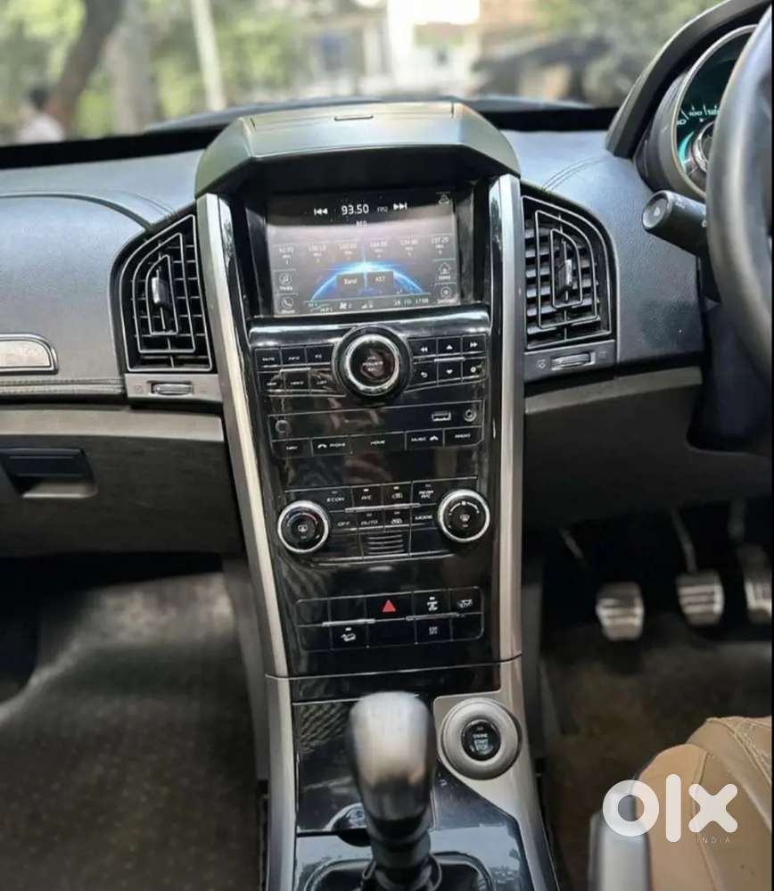 Xuv500 W11 Optional With Sunroof