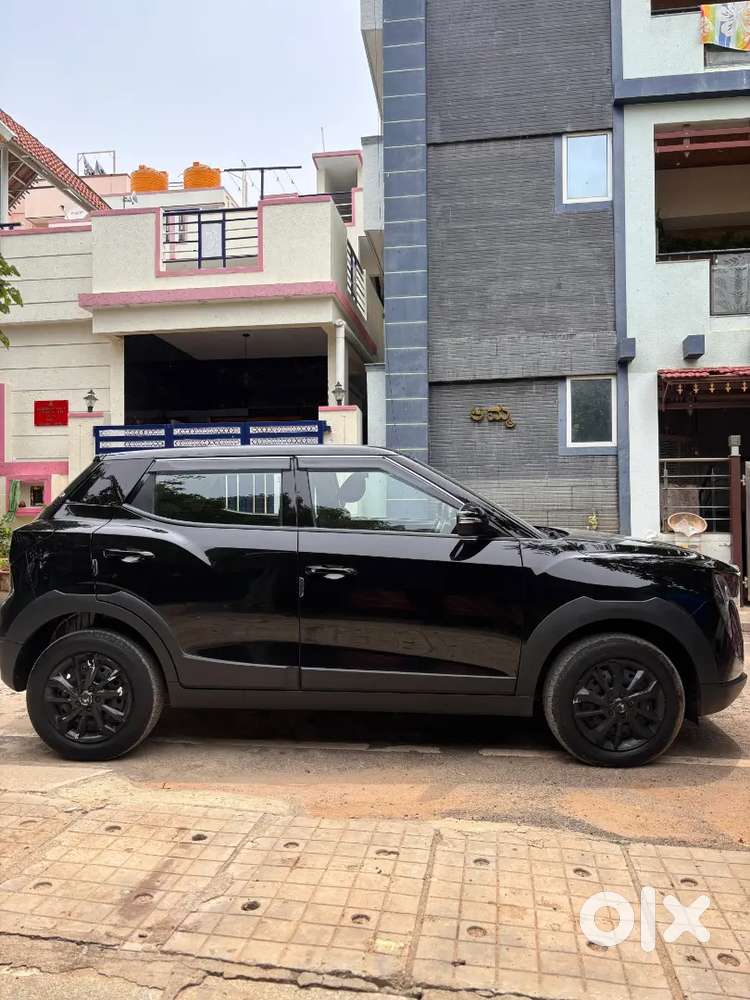 Mahindra Xuv 3xo 2025 Petrol 5500 Km Driven