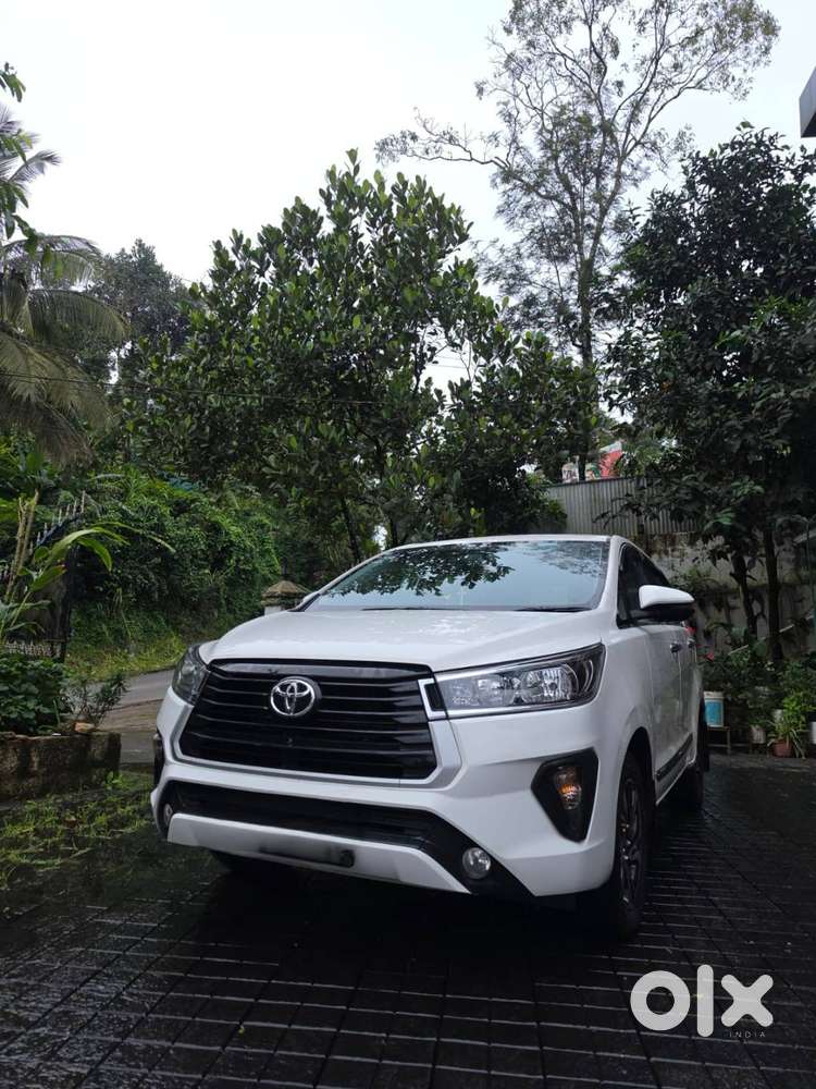 Toyota Innova Crysta 2.4g (at) 2022 Diesel