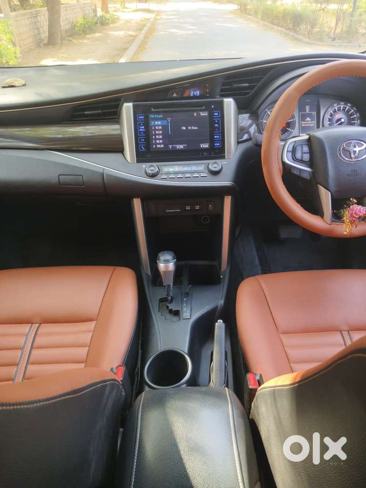 Toyota Innova Crysta 2.8z Automatic, 2017