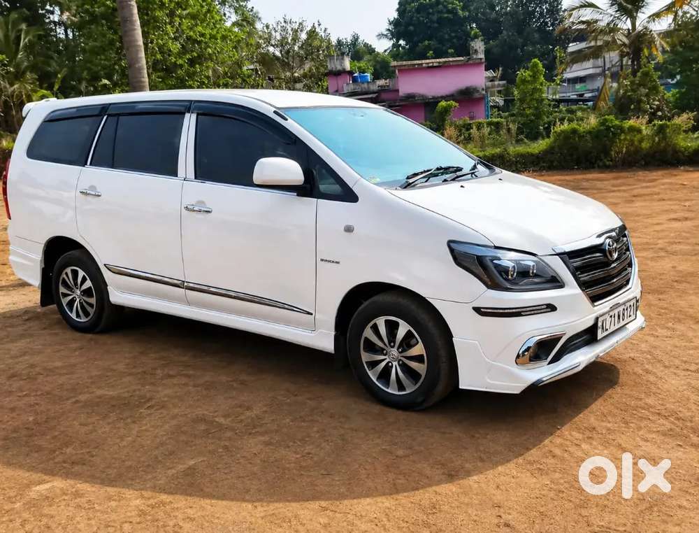 Toyota Innova 2014