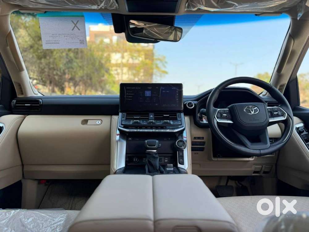 Toyota Land Cruiser Zx Petrol, 2025, Petrol