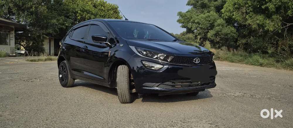 Emmaculate Condition Premium Hatchback 2023 Altroz Dark Edition.