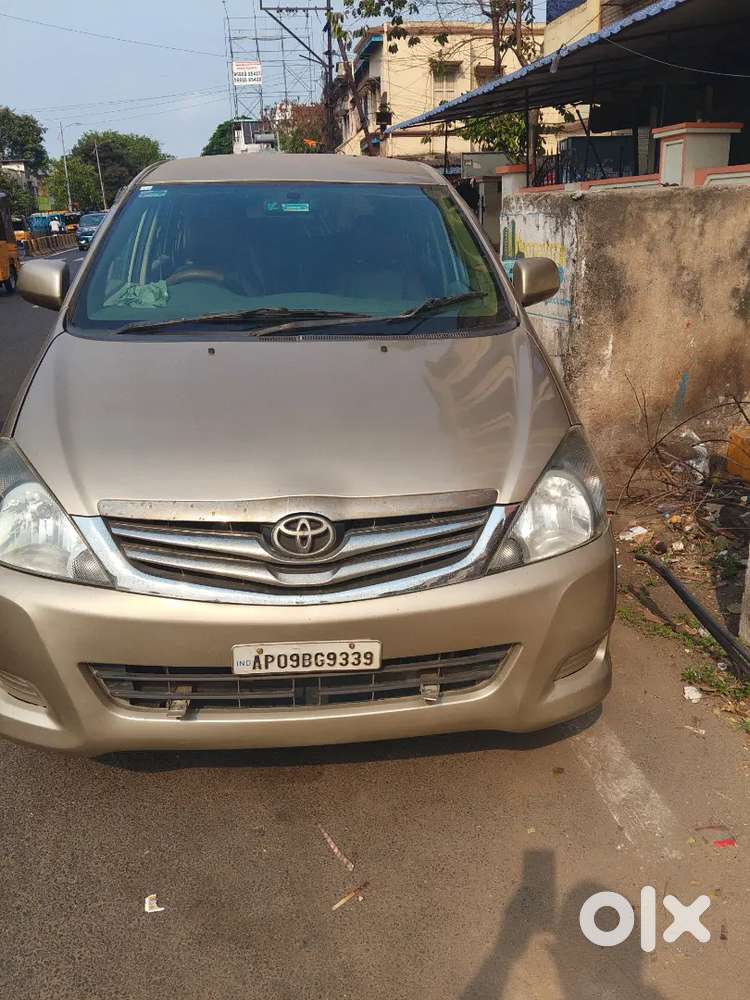 Toyota Innova 2007 Diesel 360000 Km Driven