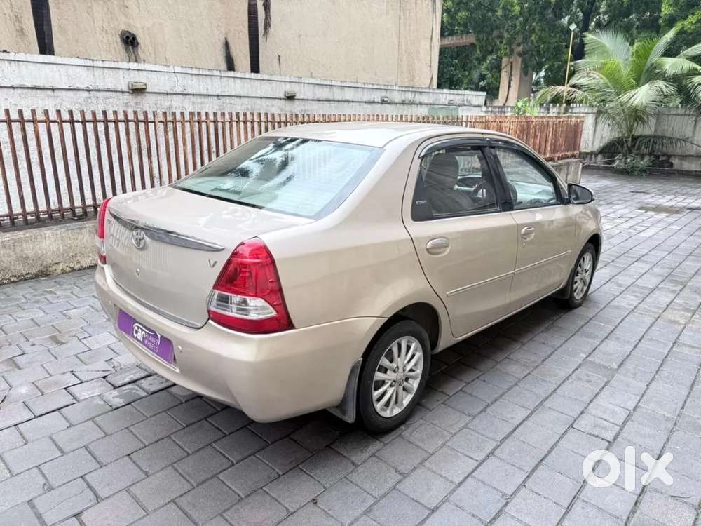 Toyota Etios 1.5 V, 2013, Petrol