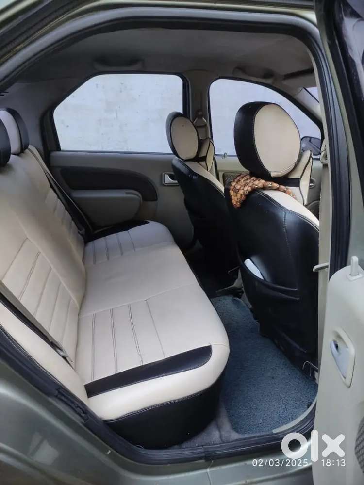 Mahindra Logan Petrol 2010