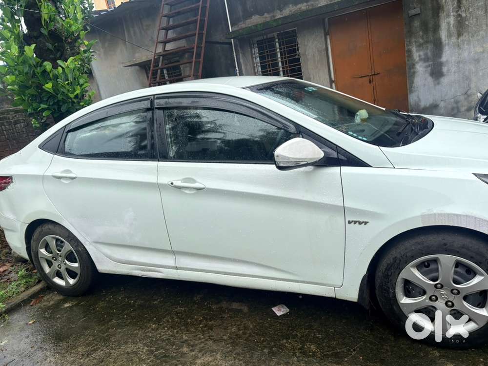 Hyundai Fluidic Verna 2011