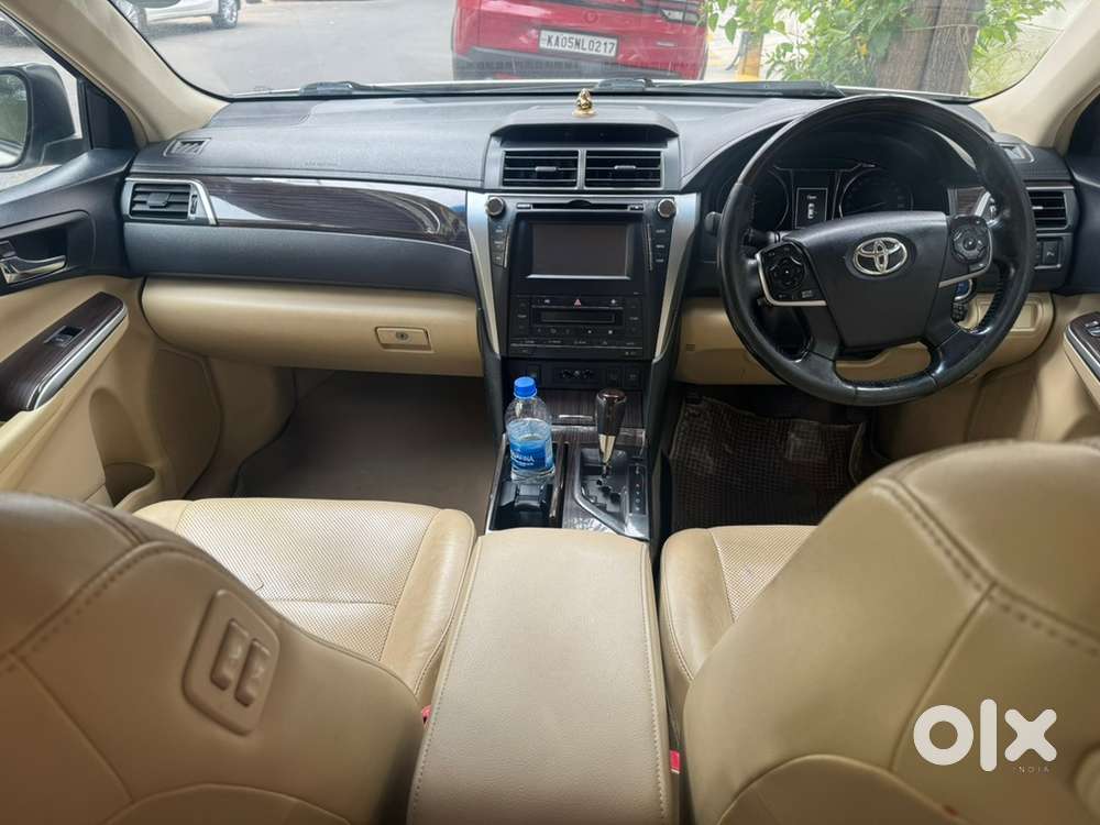 Toyota Camry 2016 Hybrid, Well Maintained