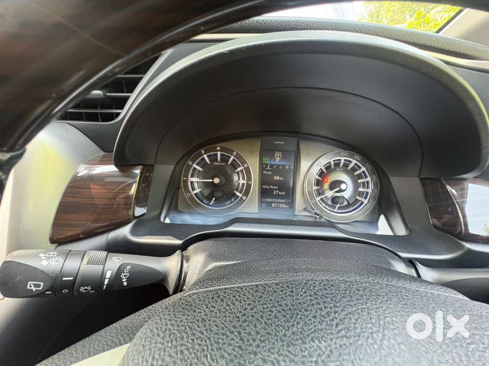 Toyota Innova Crysta Top Model -(2022 November )