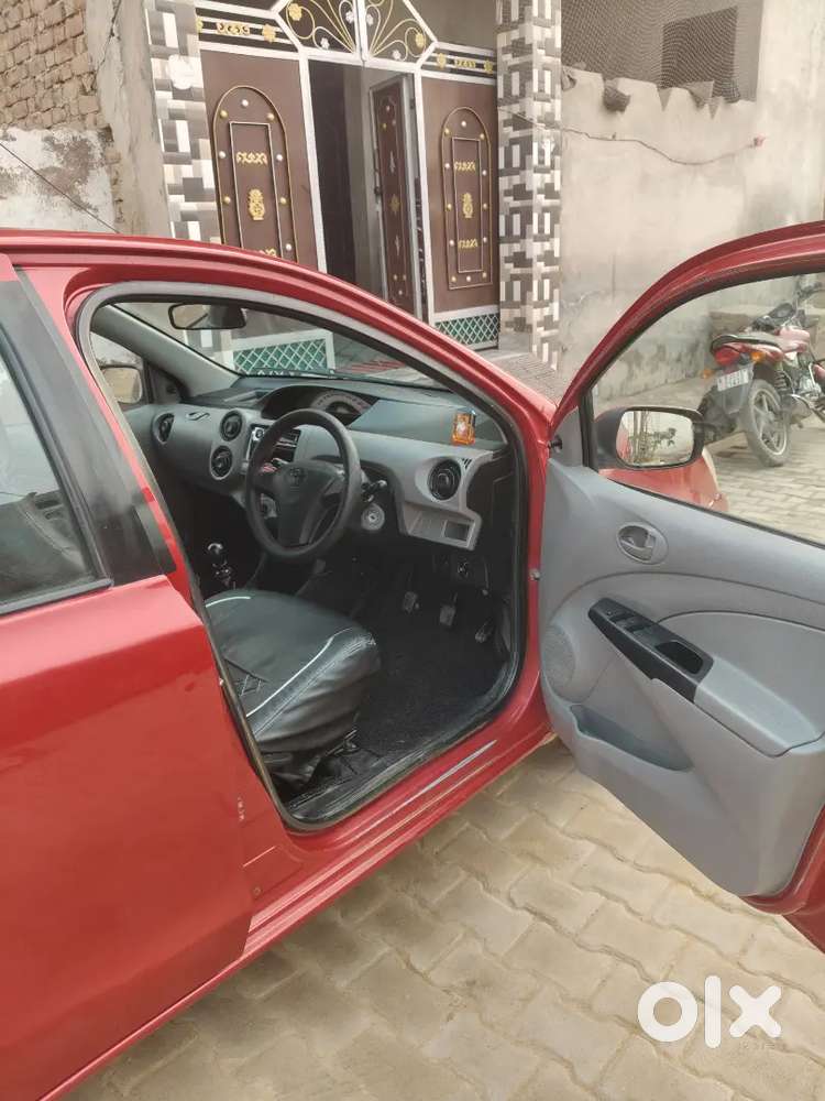 Toyota Etios Liva 2012