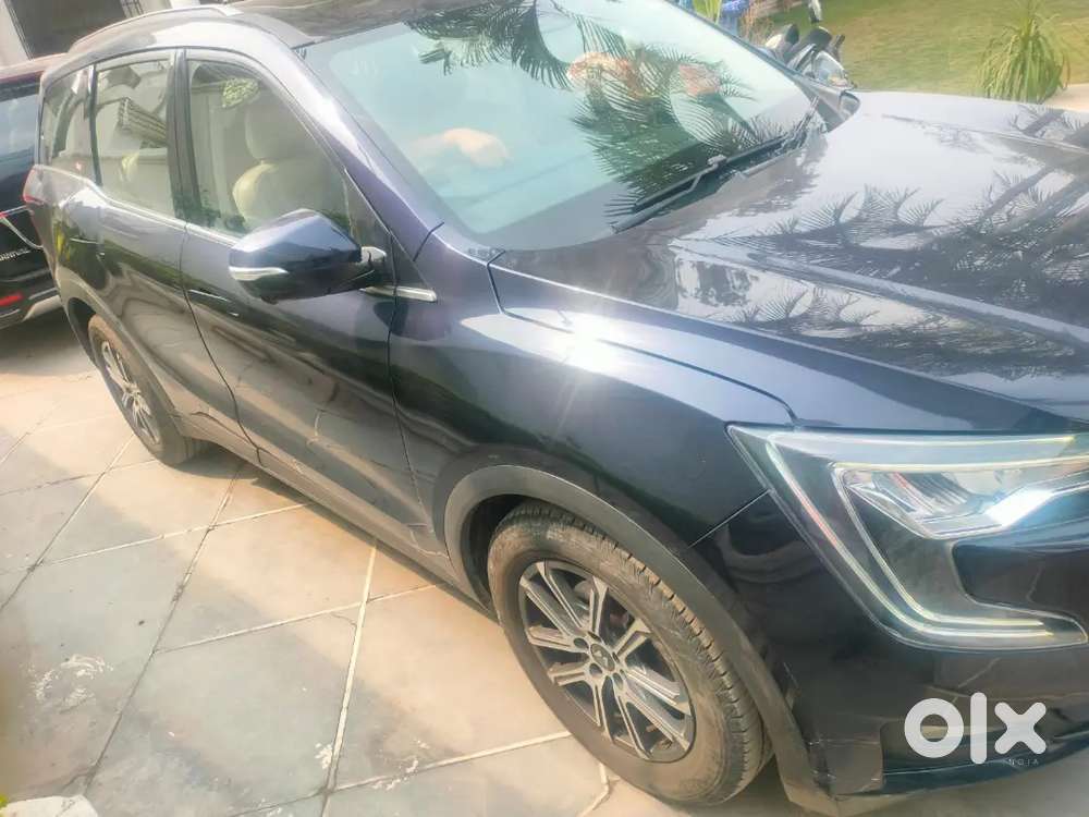 Mahindra Xuv700 2023 Petrol 32800 Km Driven