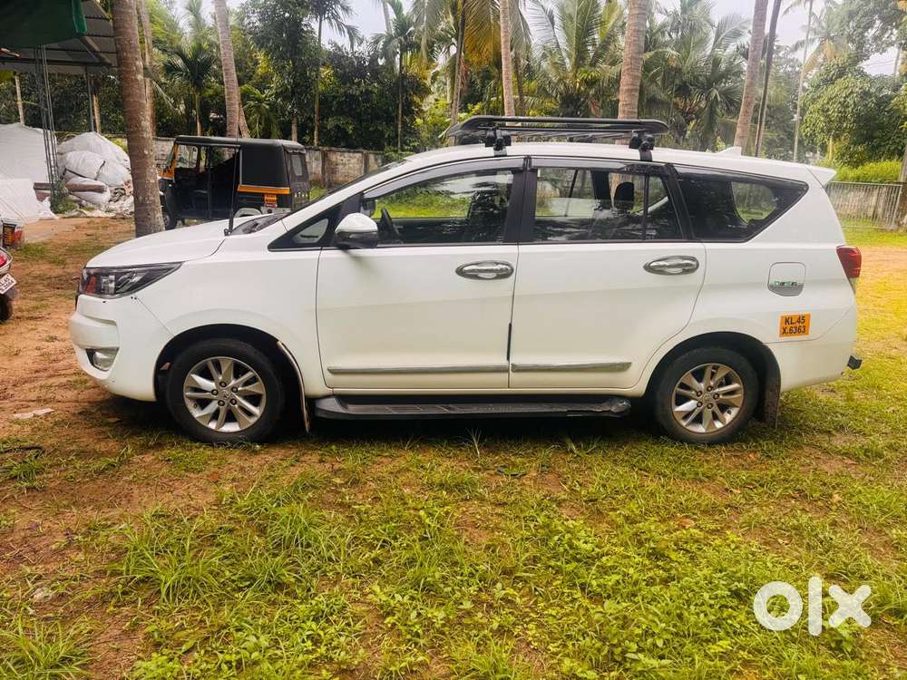 Toyota Innova Crysta 2.4 G Plus Mt 8 Str, 2024, Diesel