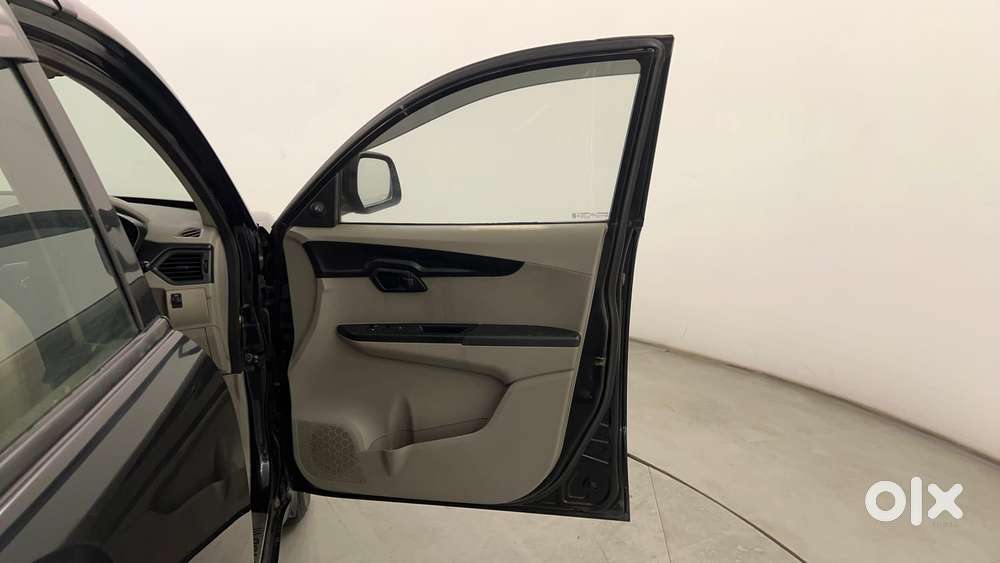 Mahindra Kuv 100 Mfalcon G80 K4, 2016, Petrol