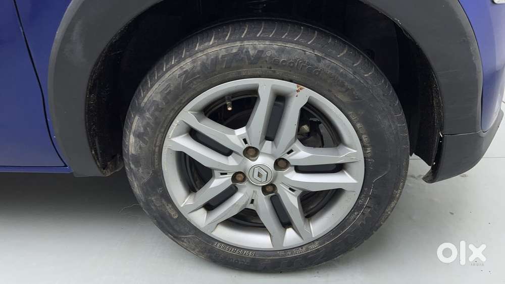 Renault Triber Rxz, 2021, Petrol