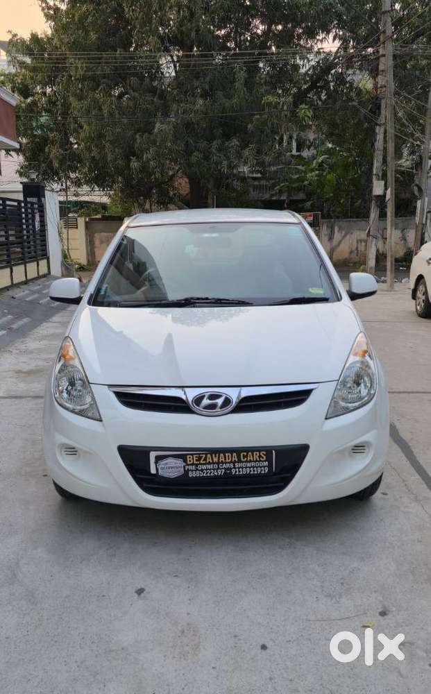 Hyundai I20 Petrol Cvt Magna Executive, 2012, Petrol