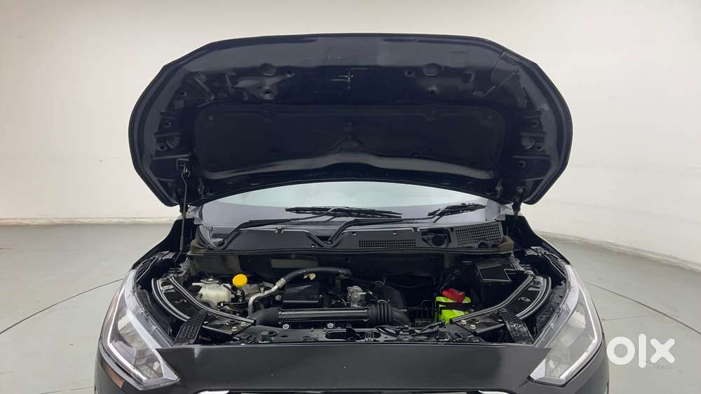 Nissan Magnite 1.0 Xv, 2022, Petrol