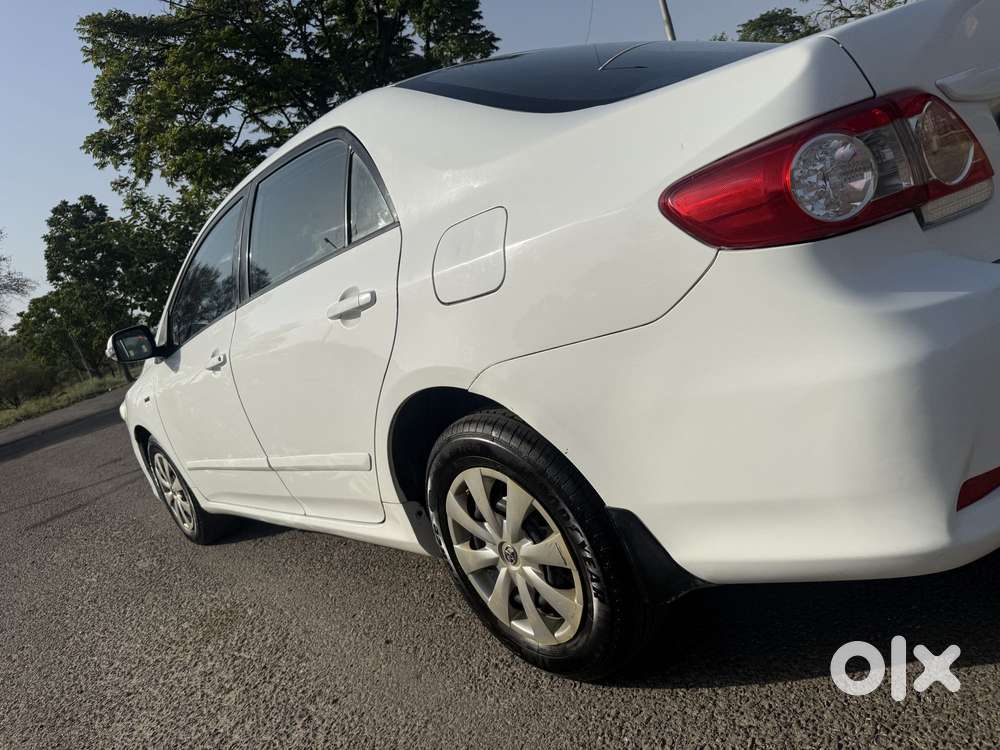 Toyota Corolla Altis Facelift, 2012, Petrol