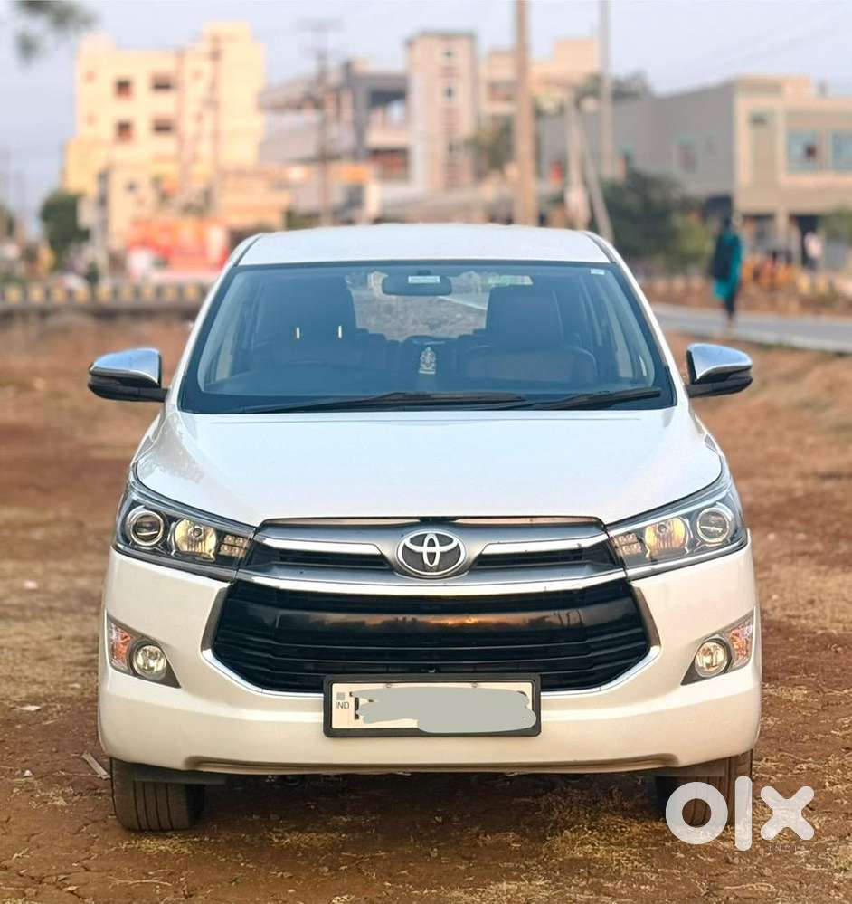 Toyota Innova Crysta 2017 Diesel Well Maintained