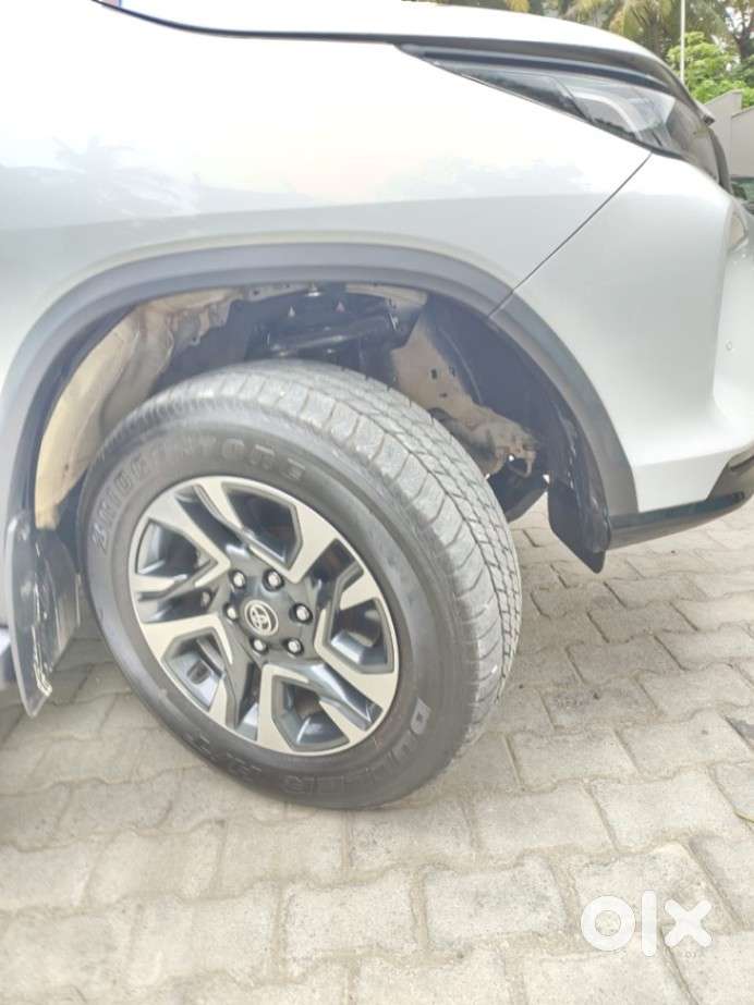Toyota Fortuner Legender 4x4 At 2.8, 2024