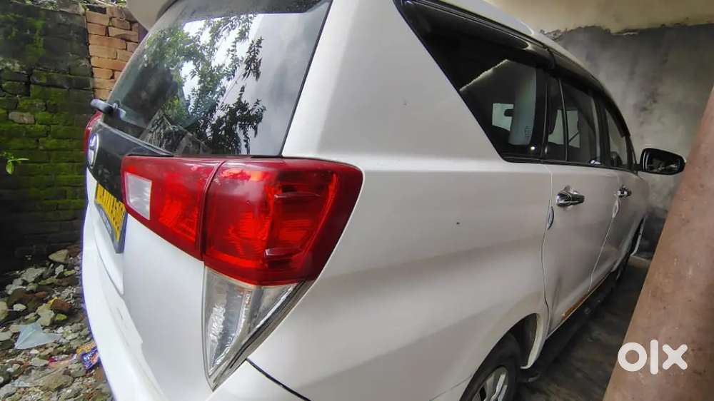 Toyota Innova Crysta 2.4 Mt 2024