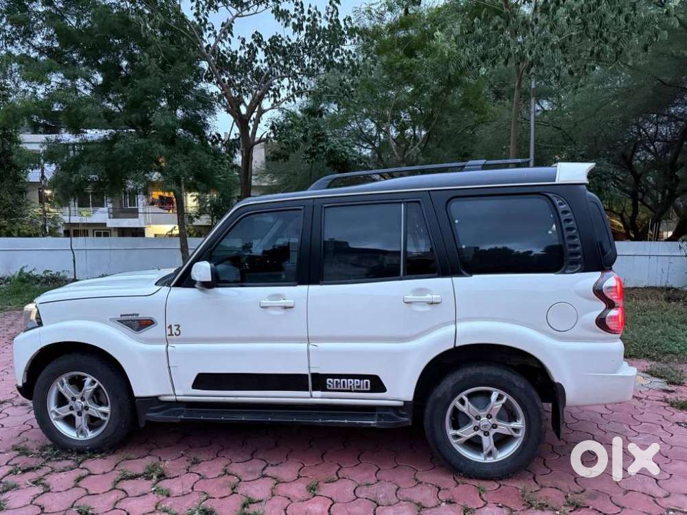 Mahindra Scorpio S10, 2015, Diesel