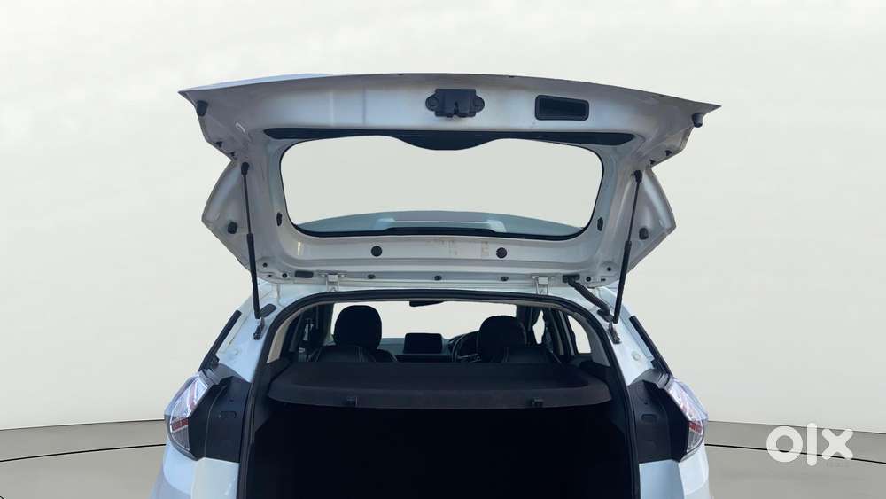 Tata Nexon 1.5 Revotorq Xma Amt (s), 2022, Petrol