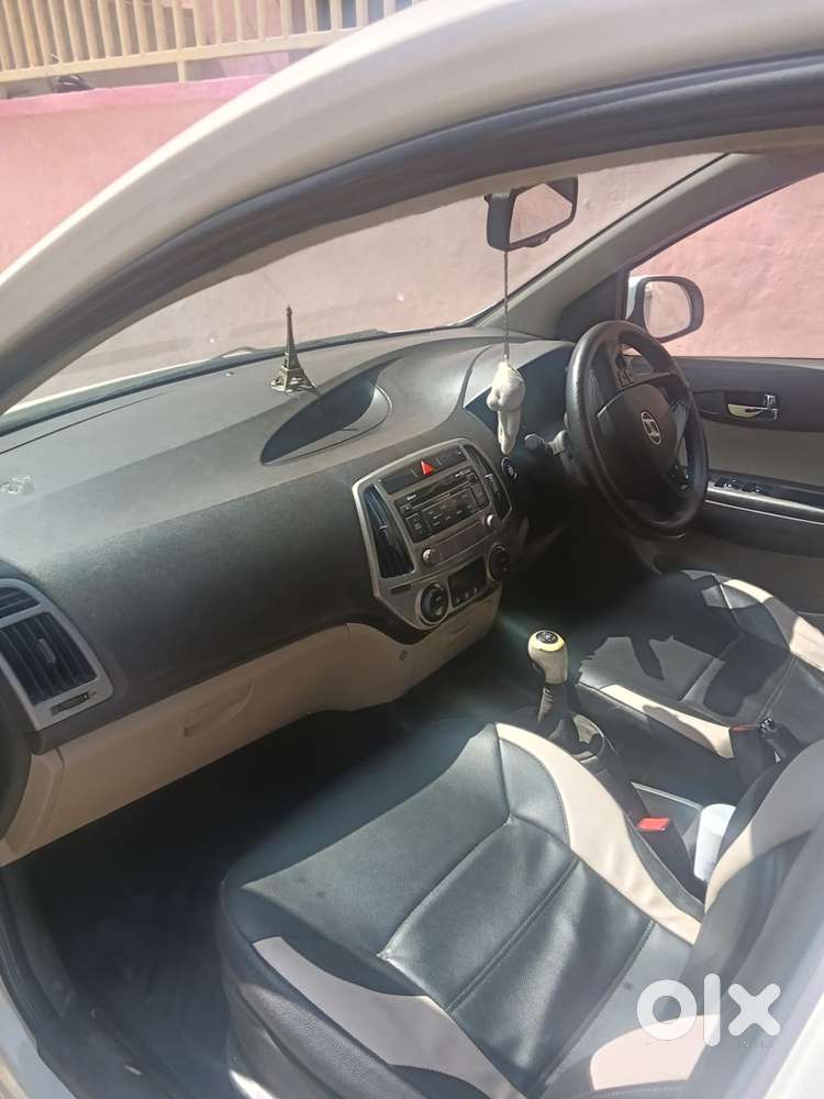 Hyundai I20 Diesel 2013 Puch Button Start Top Model