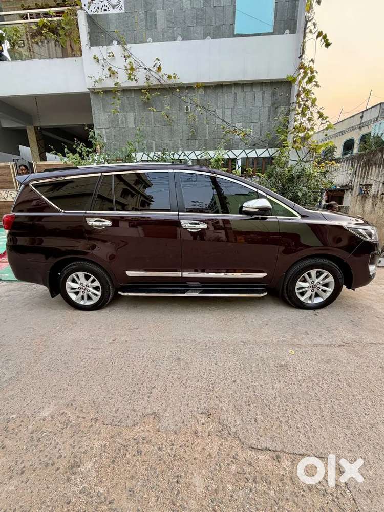 Toyota Innova Crysta 2017 Diesel Well Maintained