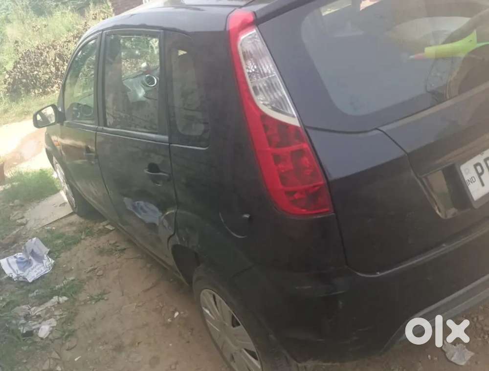 Ford Figo 2011 Petrol Zxi 2031 Pas Hai  Android Player Lag Hai