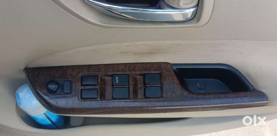 Maruti Suzuki Swift Dzire Vxi Optional, 2017, Petrol