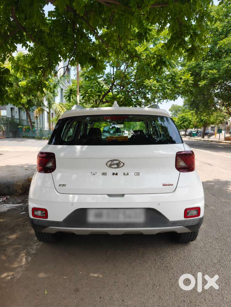 Hyundai Venue 2020 Petrol Well Maintained