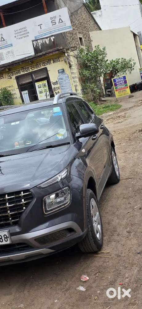 Hyundai Venue Petrol 2021