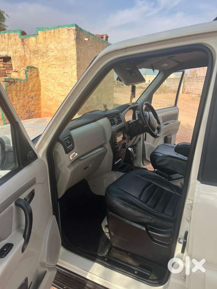 Mahindra Scorpio 2015 Diesel Well Maintained