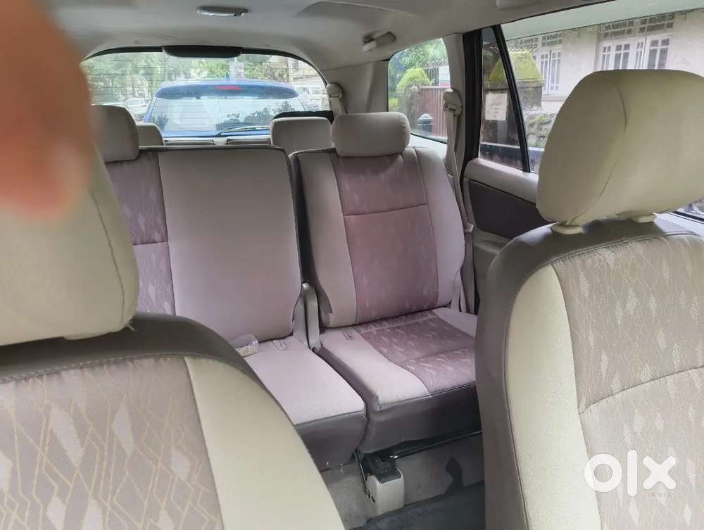 Toyota Innova 2.5 V 2012