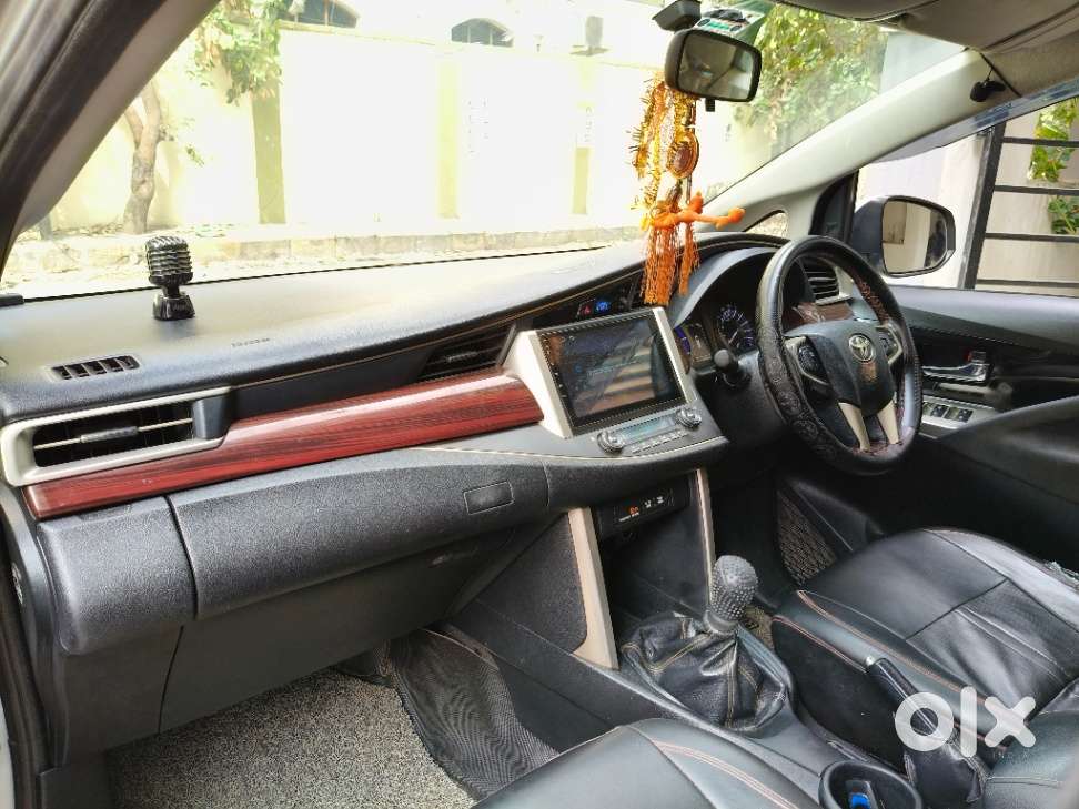 Toyota Innova Crysta 2.4 V 8 Str, 2016, Diesel