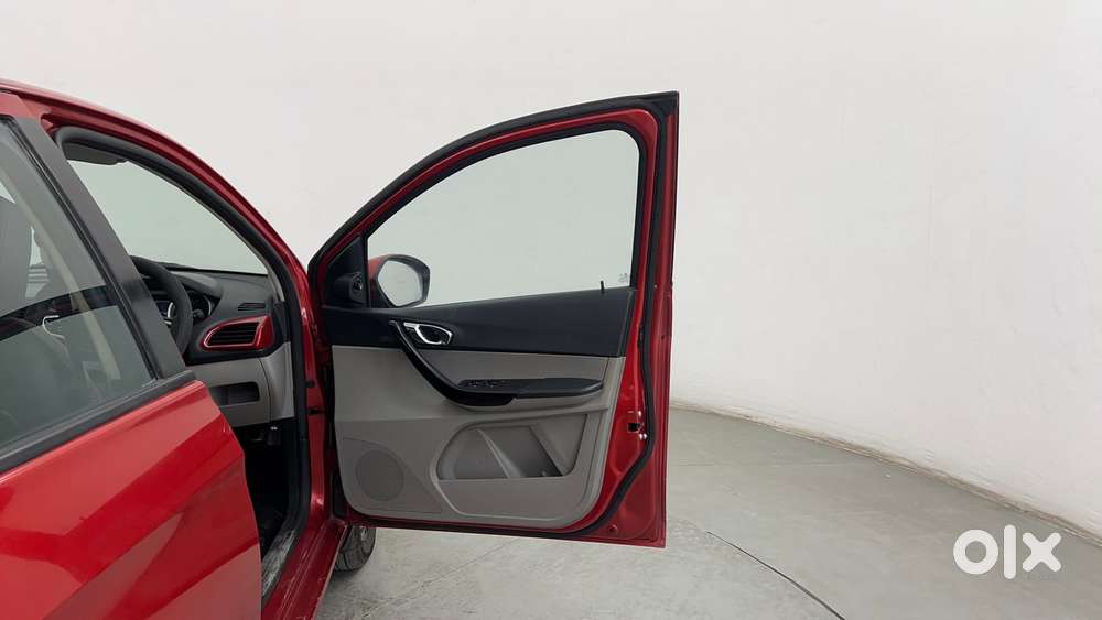 Tata Tiago 1.2 Revotron Xe Option, 2017, Petrol