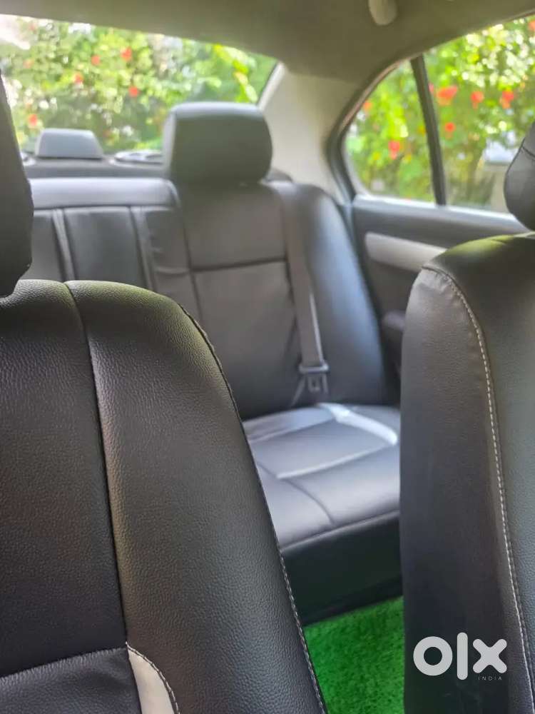 Maruti Suzuki Swift Dzire 2011